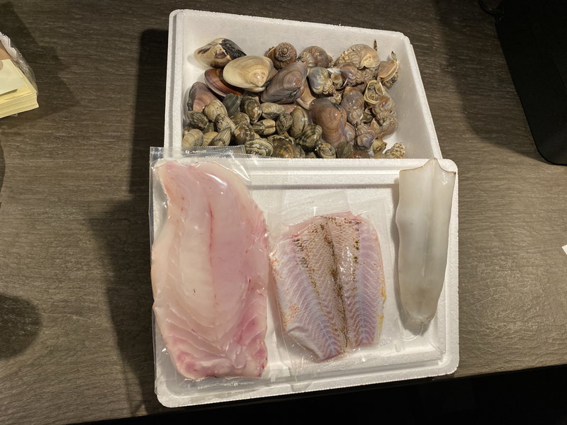 季節の貝類と愛媛県産地魚(真鯛含む)の詰め合わせ